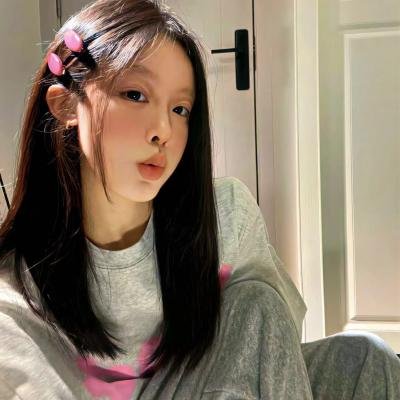 镜中的女孩